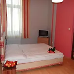 Hotel Hotel *** Plauter Kuria Velky Meder