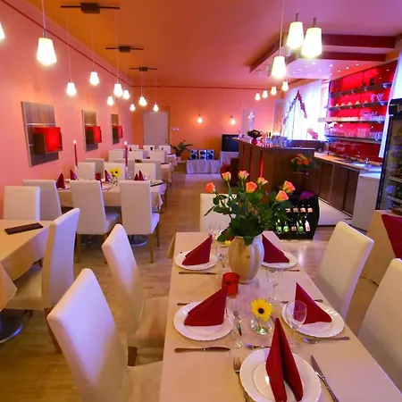 Hotel *** Plauter Kúria