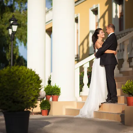 *** Plauter Kuria Hotel