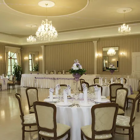 Hotel *** Plauter Kuria 3* Velky Meder