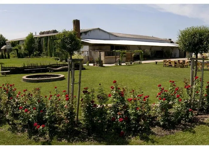 *** Plauter Kuria Hotel
