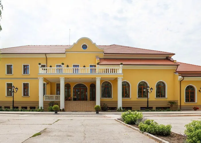 *** Plauter Kuria Hotel